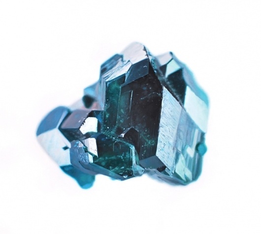 dioptase-600p.jpg 667×600 pixels #gems #carly #waito #painting #art