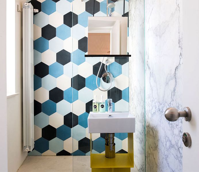 House in Sicily Renewed with Sophisticated Simplicity and Traditional Materials