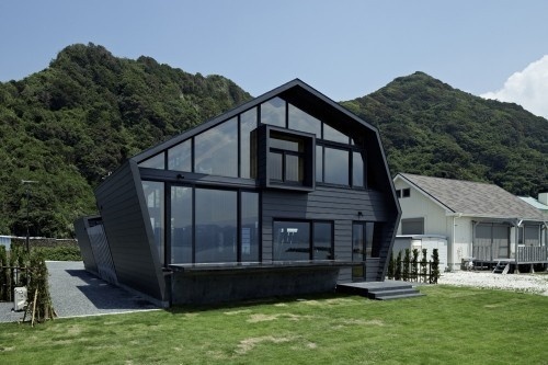 Villa SSK by Takeshi Hirobe Architects #architecture #minimal #home