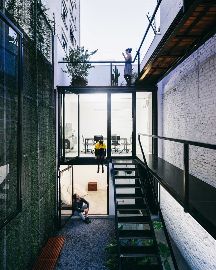 Kana Filmes Offices – a Playful and Creative Work Environment