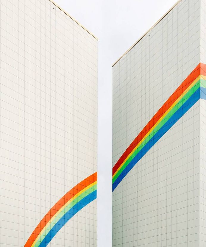 Stunning Colorful and Minimalist Urban Photography by Jorge Alva