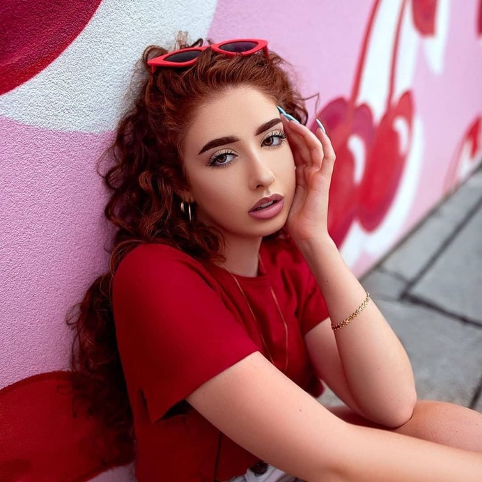 📸Photographer: Hananiah Aldrich @niahrosephoto 🎀Model: Samantha Rose @samantharoseslone 📌Follow: @portraitistnet 🔖Tag: #portraitistnet https://www.instagram.com/p/BzvNKd7J-i0/?igshid=bpz9nj0c1cps