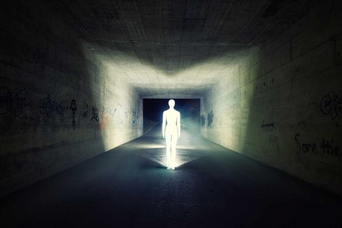 Homolux: Severin Ettlin Emulates the Mystery of Light