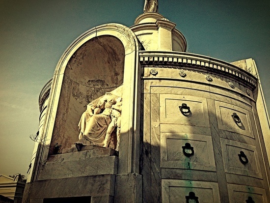 Grave #statue #old #grave