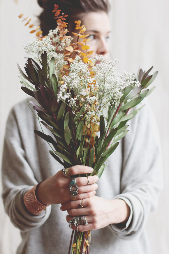A DIY Wreath for the Holiday Season #photography #autumn