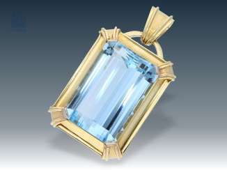 Anhänger: sehr hochwertiger und massiver vintage Goldschmiedeanhänger mit großem Aquamarin ausgezeichneter Qualität, ca.40ct