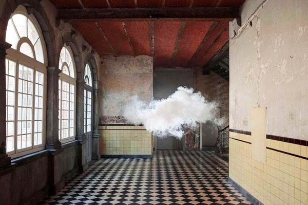 CJWHO ™ (Artist Berndnaut Smilde Creates Amazing Indoor...) #clouds #smoke #frozen #installation #design #interiors #photography #art