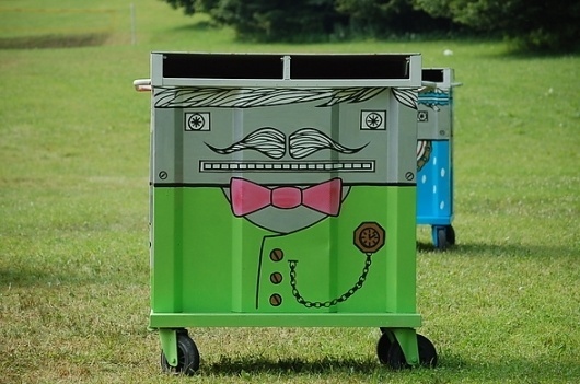 Quer - Portfolio für MultiMediaArt und MultiMediaTechnology: ROBO LOVE COLLECTIVE #design #bin #fh #salzburg #collective #trash #logo #robo #character #typography