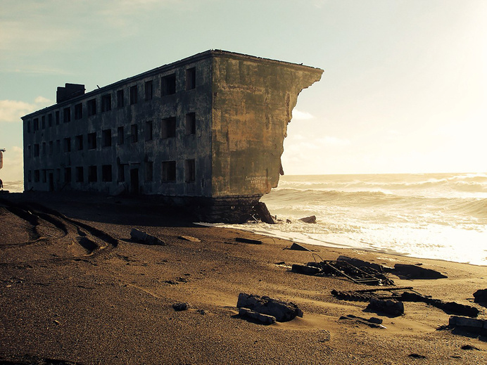 nature-reclaiming-abandoned-places-30 #abandoned #photography