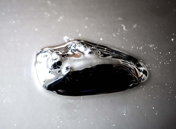 SILVER MUSSLE by Flatness In Space #form #mussle #visual #stone #bling #silver #graphicdesign #design #graphic #in #space #arts #craft #organic #flatness #art #animal #3d