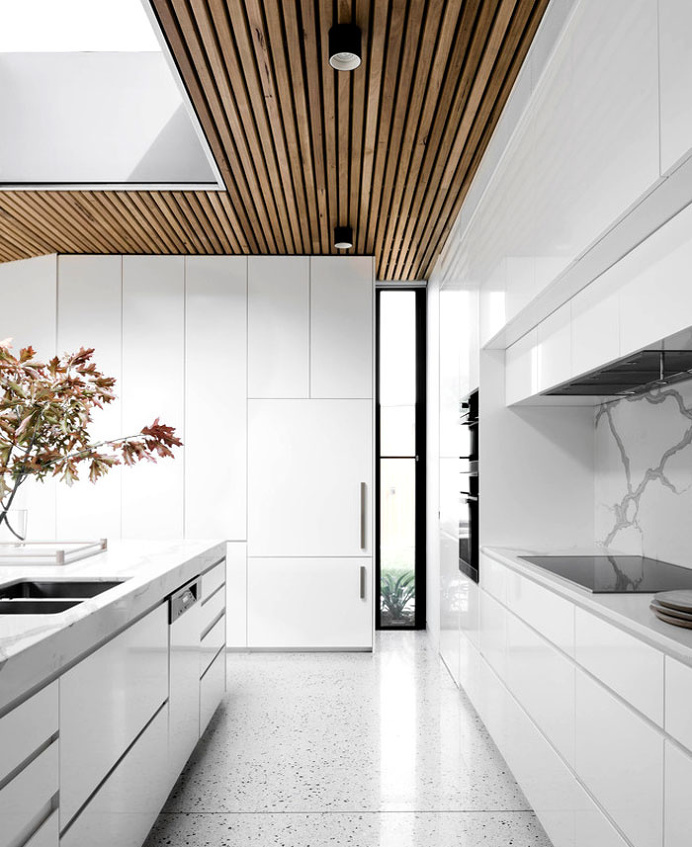Courtyard House - InteriorZine