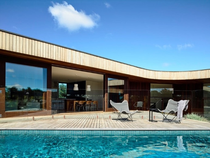 Beach Courtyard House