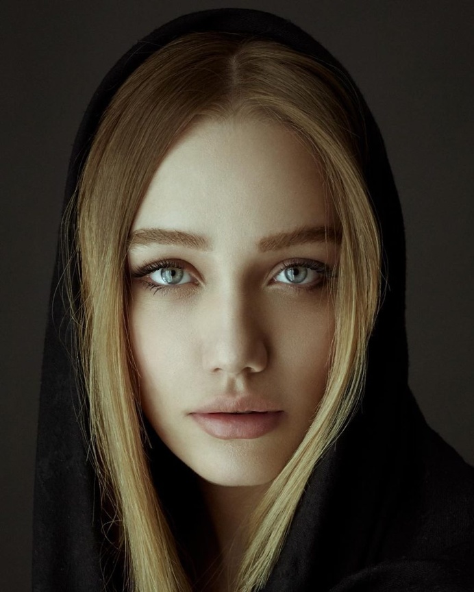 Charming Beauty Portraits by Babak Fatholahi