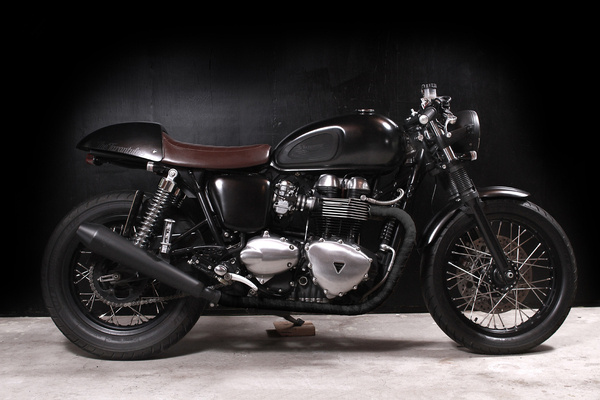 Triumph Thruxton Doomrider #machine #racer #cafe #triumph #motorcycle
