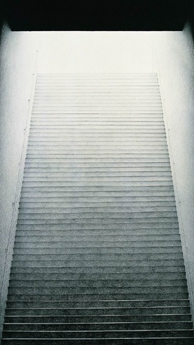 keisuke_yamamoto03.jpg 282×500 pixels #staircase #light #architecture