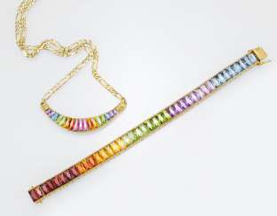 Necklace and bracelet in rainbow colors