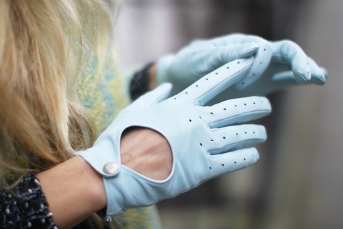 Sara Lindholm #fashion #gloves #female