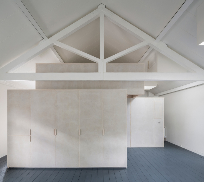 Egg by Jonathan Tuckey Design