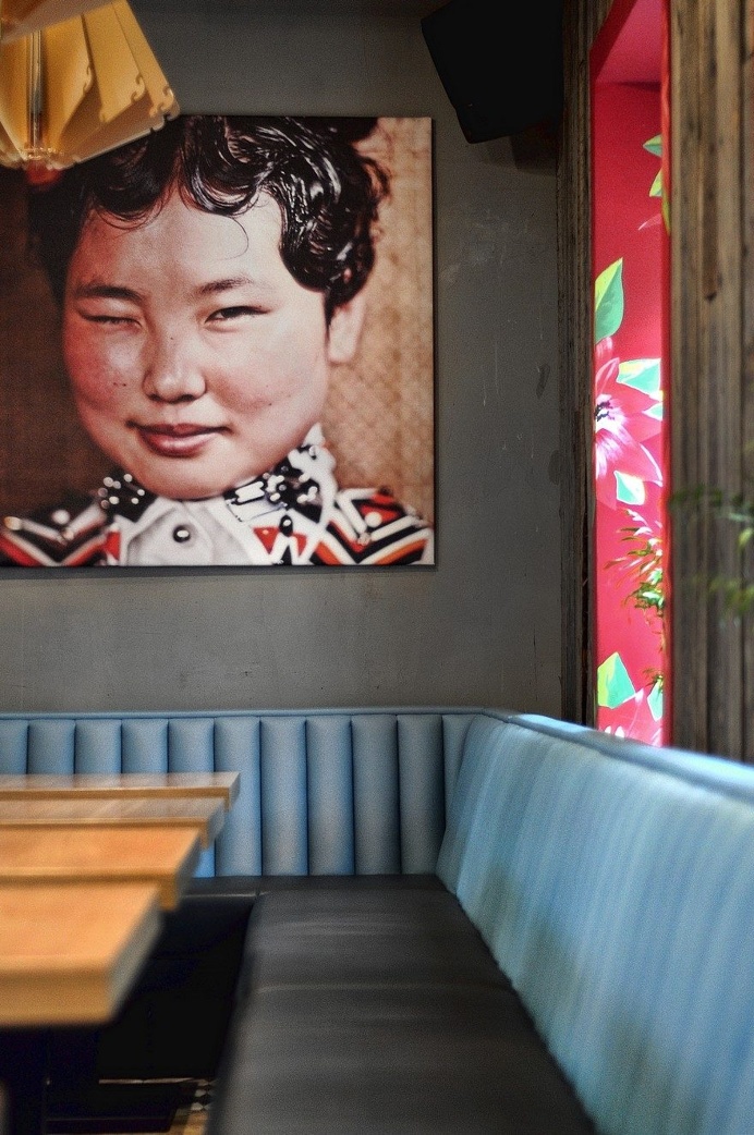 Hot Walk Cafe by ALLARTSDESIGN 6