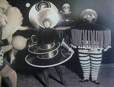tumblr_lpmaf9Rlrz1qzxw5eo1_500.jpg 486×372 pixels #bauhaus #photography