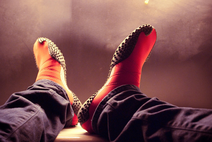 IG085 #shoes #leg #male #show #posing