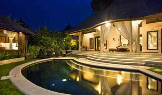 Luxury 2 bedroom villas 3329 is a managed compound of three self-contained private villas where each unit is individually gated and set within a tropical garden complete with its own pool.