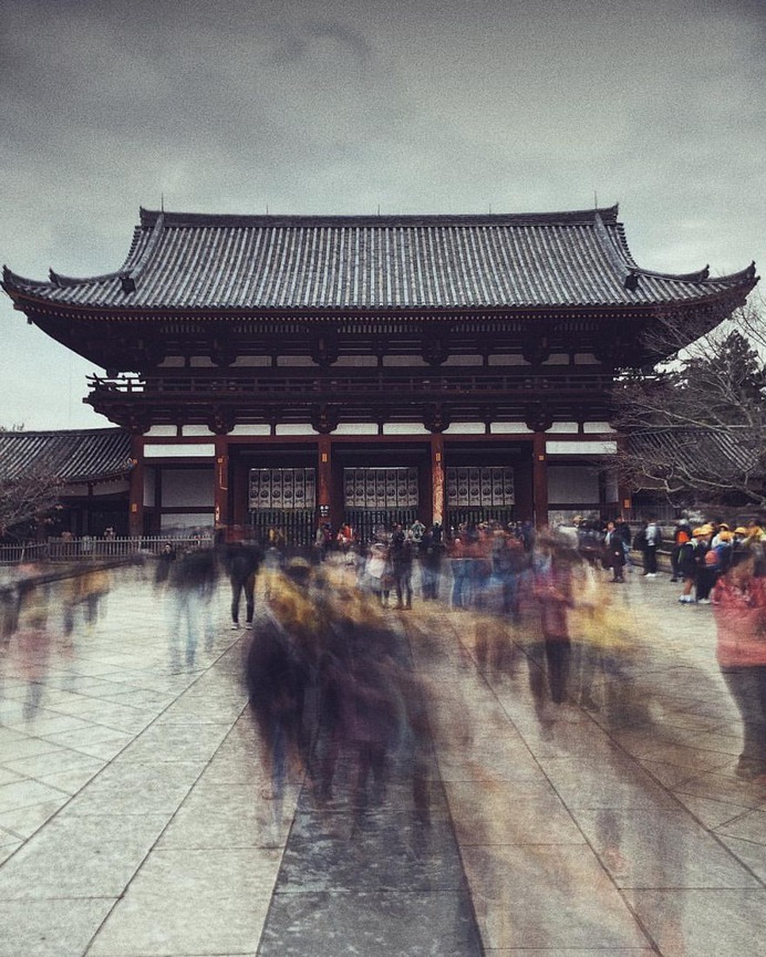 Creative and Minimal Street iPhone Photography by Cocu Liu