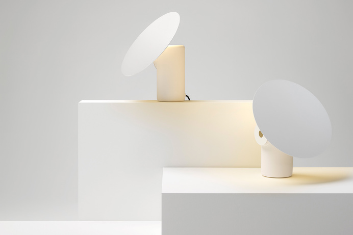 Polar desk lamp white rossgradam australia design luxury deluxe light design inspiration designblog www.mindsparklemag.com shop online minds