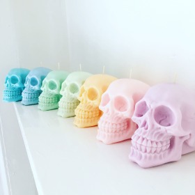 - pastel scented candle