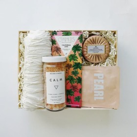 16 Romantic Gifts for Her - Most Romantic Gifts for Your Girlfriend