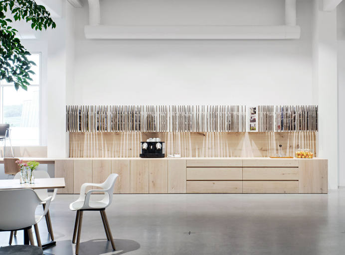 Awesome workspace storage unit. Vitra – Germany