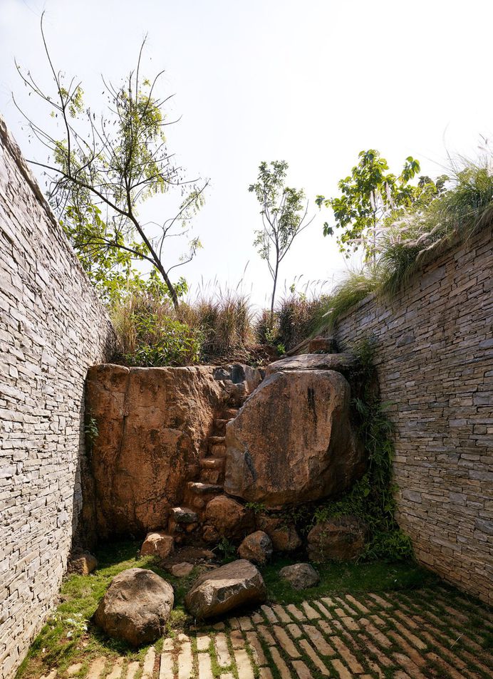 The Riparian House by Architecture BRIO