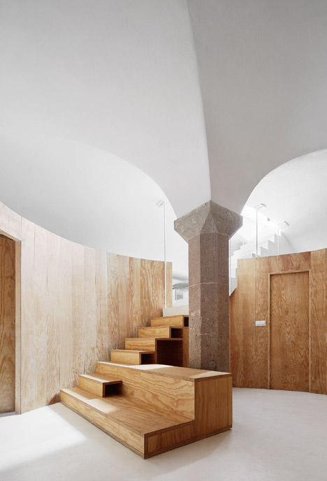 Vaulted basemen apartment Barcelona | Raul Sanchez