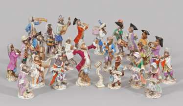 Great Apes Chapel #Sets #Teasets #Porcelainsets #Antiqueplates #Plates #Wallplates #Figures #Porcelainfigurines #porcelain