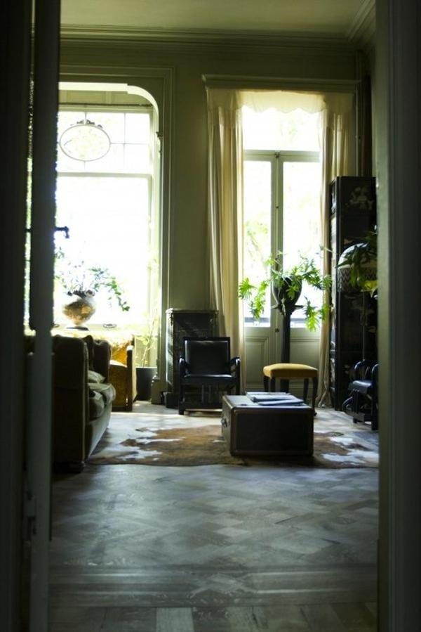Plants in living room at Boulevard Leopold in Antwerp #remodelistacompostsboulevard #leopold #http #for
