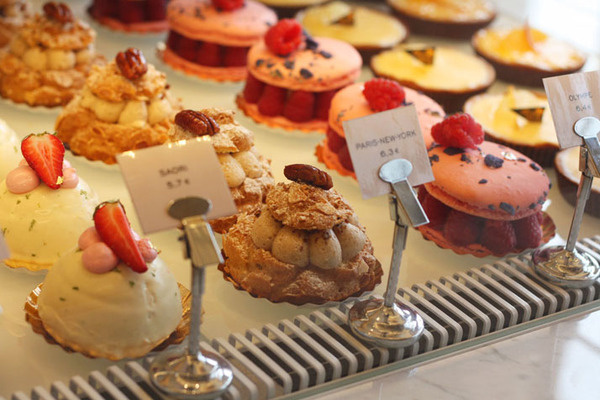 CAFE ANGELINA || NationalTraveller.com #cakes #cafe