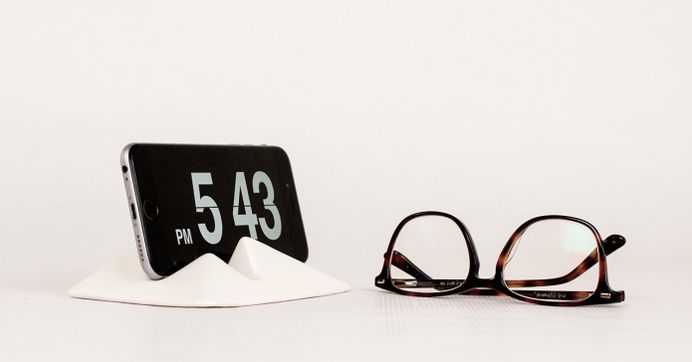Montelouro - Adaptable stand for mobile devices | Indiegogo