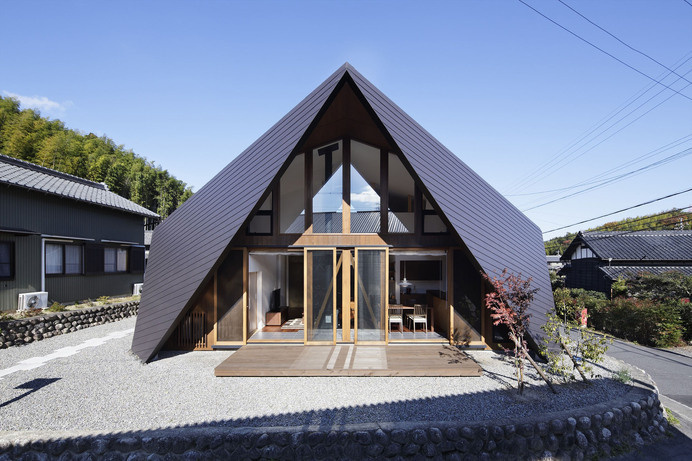 Fascinating Origami House with Architectural Comfort Pockets #architecture