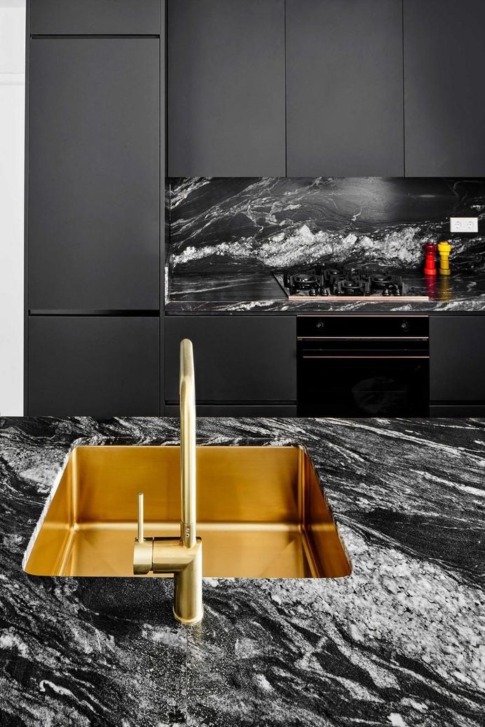 Sardenya Apartment by Raul Sanchez Architects 5