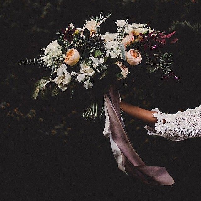 MONDAY INSPO....a dark + moody autumn bouquet // via @soilandstem ⠀⠀⠀⠀⠀⠀⠀⠀⠀ ⠀⠀⠀⠀⠀⠀⠀⠀⠀ ⠀⠀⠀⠀⠀⠀⠀⠀⠀ ⠀⠀⠀⠀⠀⠀⠀⠀⠀ ⠀⠀⠀⠀⠀⠀⠀⠀⠀ ⠀⠀⠀⠀⠀⠀⠀⠀⠀ ⠀⠀⠀⠀⠀⠀⠀⠀⠀ ⠀⠀⠀⠀⠀⠀⠀⠀⠀ ⠀⠀⠀⠀⠀⠀⠀⠀⠀ #bouquet #bride #bridetobe #weddingbouquet #bridalbouquet #flowerbouquet #flowers #flowersofinstagram #floraldesign #flowerdesign #flowerarrangement #roses #moody #boho #bohobride #bohemianstyle #bridal #bridalstyle #autumnwedding #weddinginspiration #weddinginspo #weddinginspirations