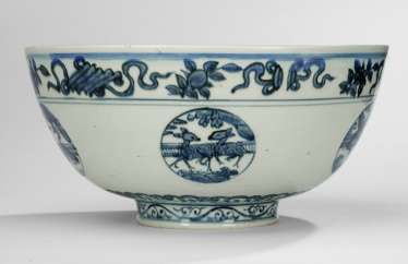 Large bowl with underglaze blue animal decor in round cartridges #Sets #Tea sets #Porcelain sets #Antique plates #Plates #Wall plates #Figures #Porcelain figurines #porcelain