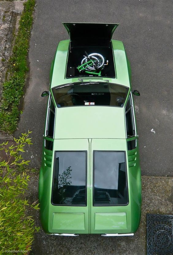 vintageclassiccars: "De Tomaso Mangusta - it´s practical. "