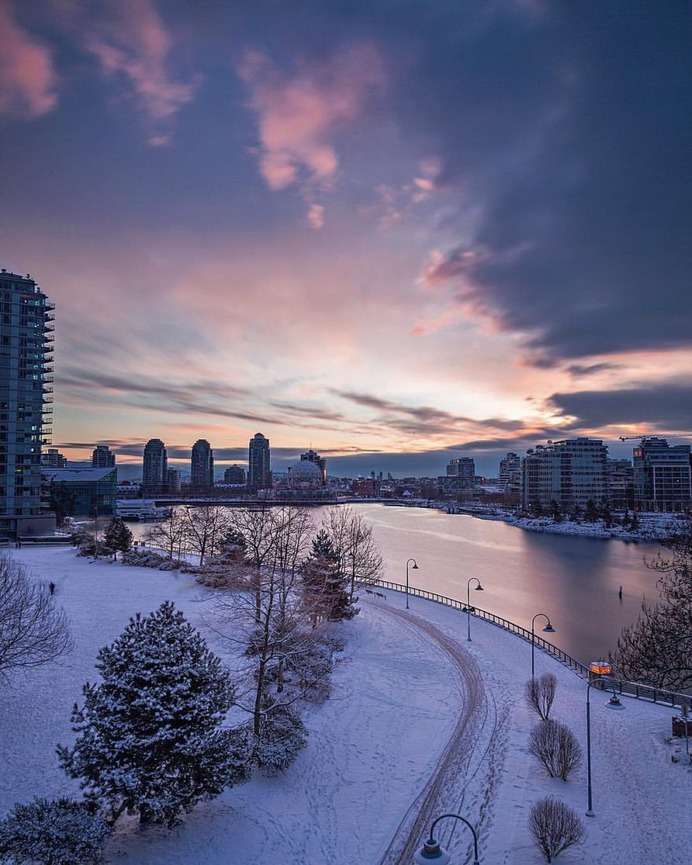 Moody and Cinematic Urban Landscapes in Vancouver by Erik Andersen
