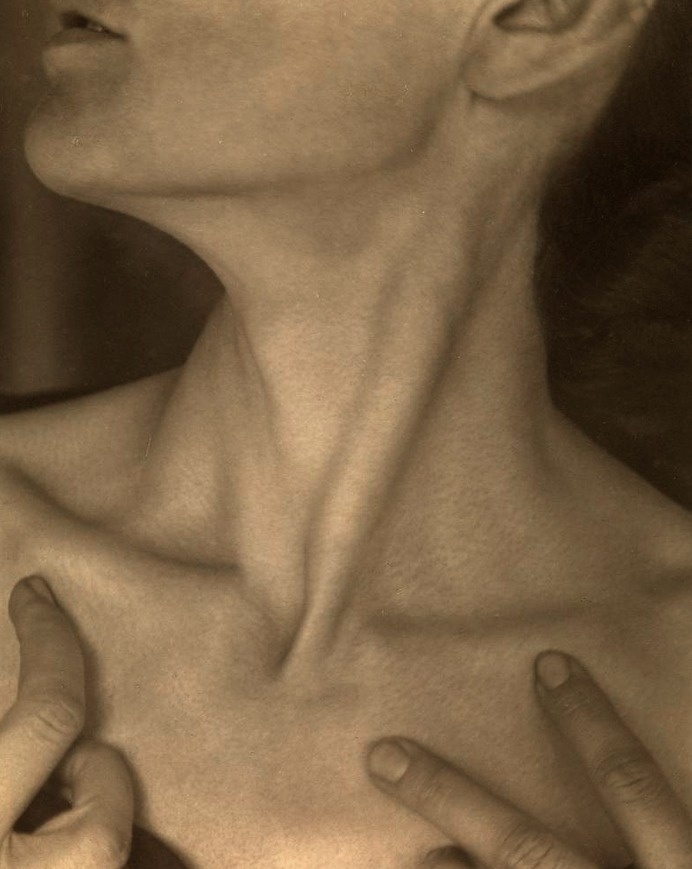 Georgia O'Keefe's Neck, 1921, photo by Alfred Steiglitz