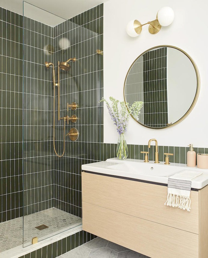 2018_img_hi_res_rights_banner_day_design_colin_price_photo_residential_bathroom_shower_surround_vanity_accent_vertical_straight_stack_ceramic_hunter_green_2x8_glazed_edge_trim_curb_FC234625_2_6b2fa5e5c4790bf744680897110a0112.jpg (768×956)