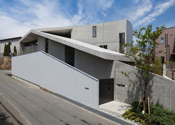 House in Hyogo by Shogo ARATANI Architect and Associates #modern #design #minimalism #minimal #leibal #minimalist