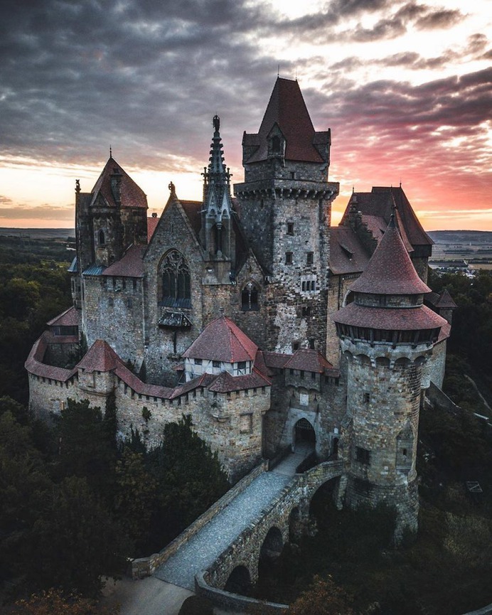 Moody and Cinematic Travel Photography by Tom Juenemann