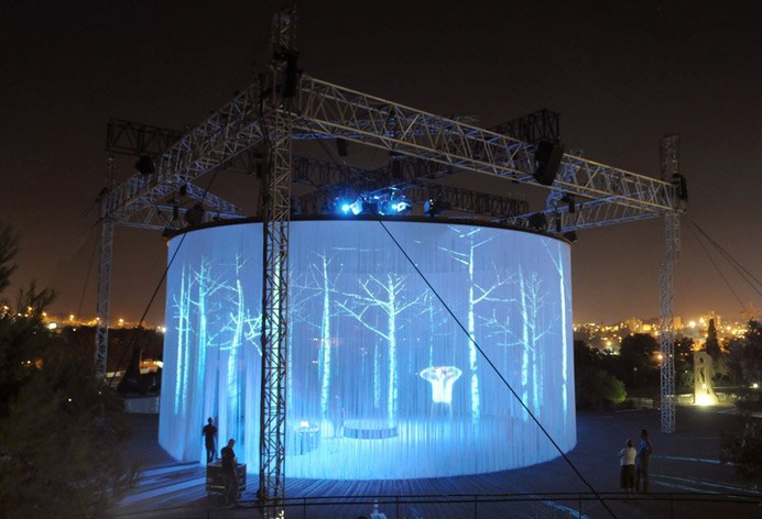 immersive monumental installation 720° by ron arad