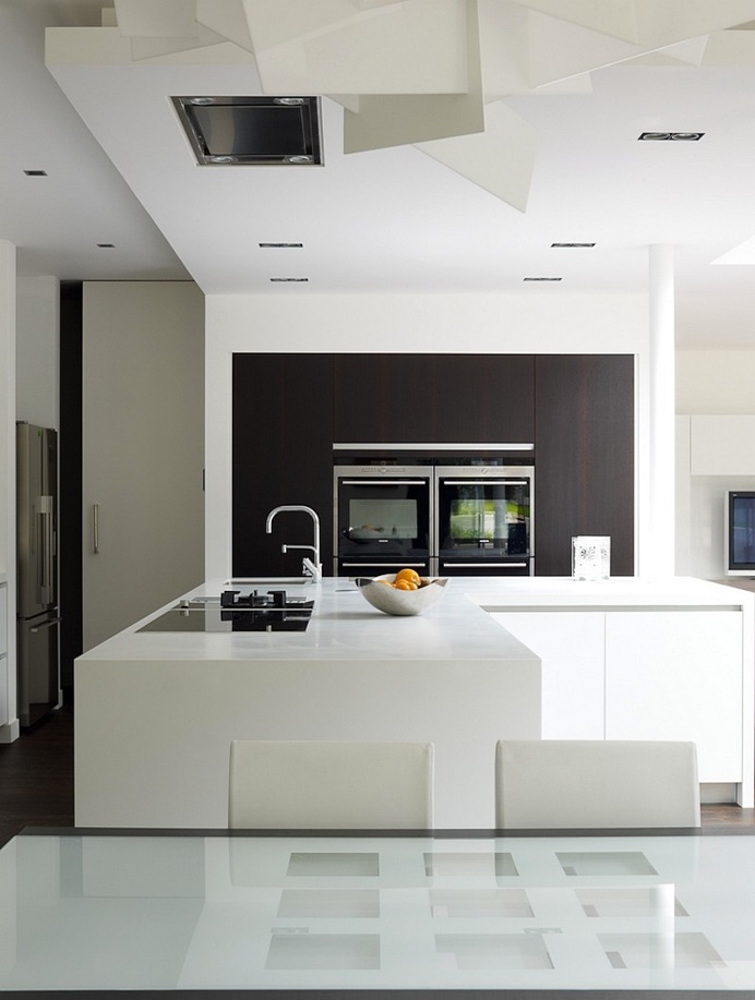 Wimbledon House – Contemporary Restoration and Extension of a 1950s Detached Family Home
