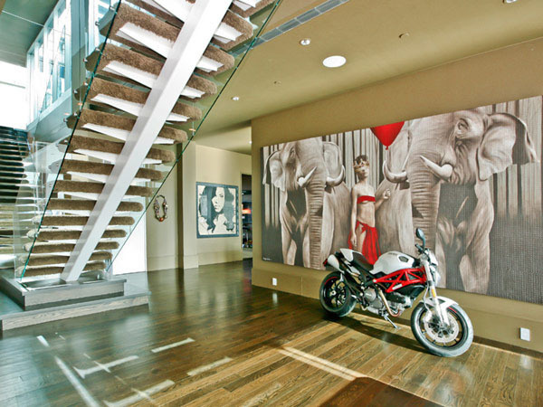 Lenny Kravitz Apartment #interior #design #architecture #bike